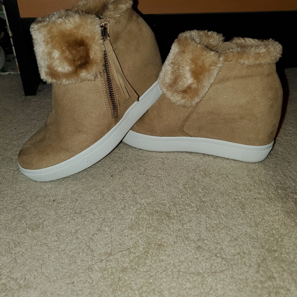 Hidden wedge shoes